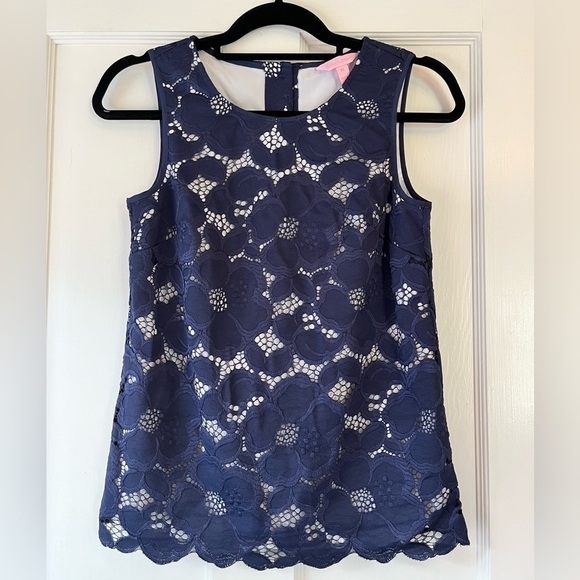 Lilly Pulitzer lona Lace Top Shell True Navy Two
Tone Lace Size XS - Picture 2 of 5